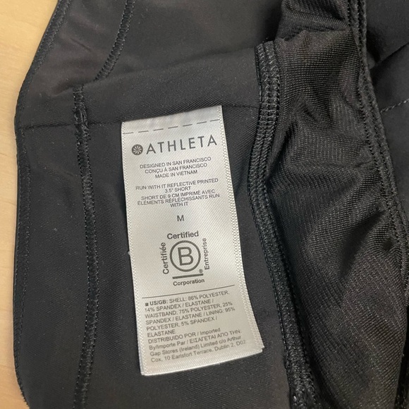 Athleta Run With It Reflective Camo printed 3.5 in seam shorts - Picture 5 of 5